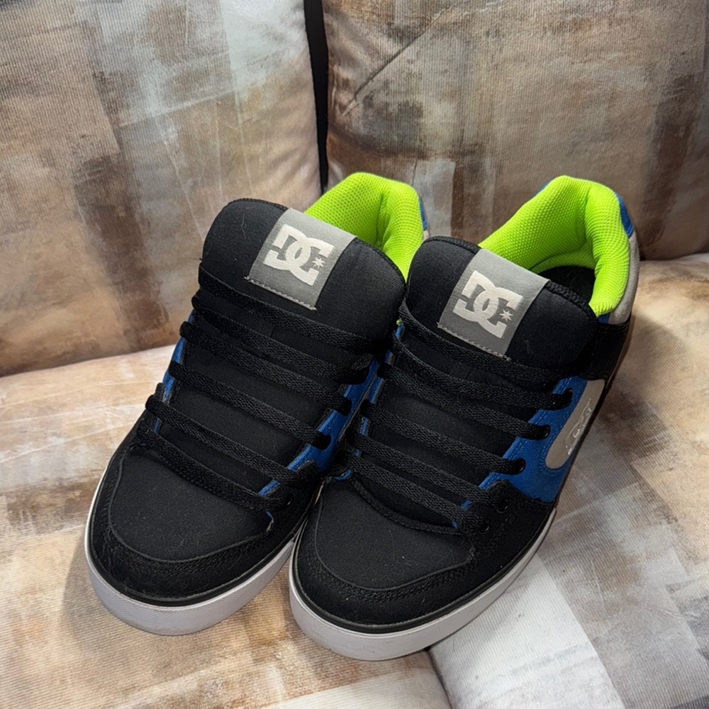 DC Men's Black and Blue Skate Shoes